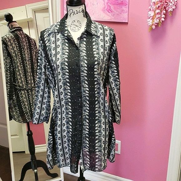 NWOT 💟 Casa Donna Long Button Shirt Blouse Top - Picture 1 of 13